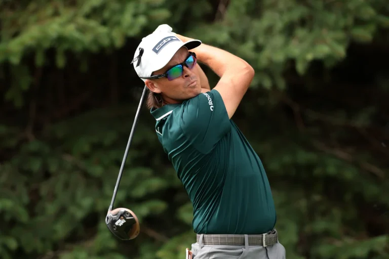 Rickie Fowler mid-round interview controversy