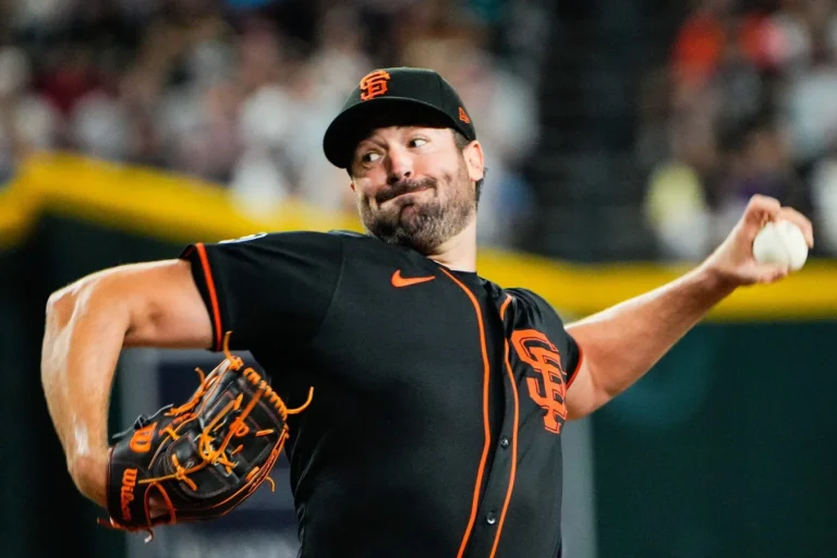Robbie Ray Giants title focus