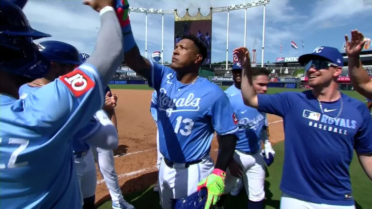 Salvador Perez Royals walk-off hit
