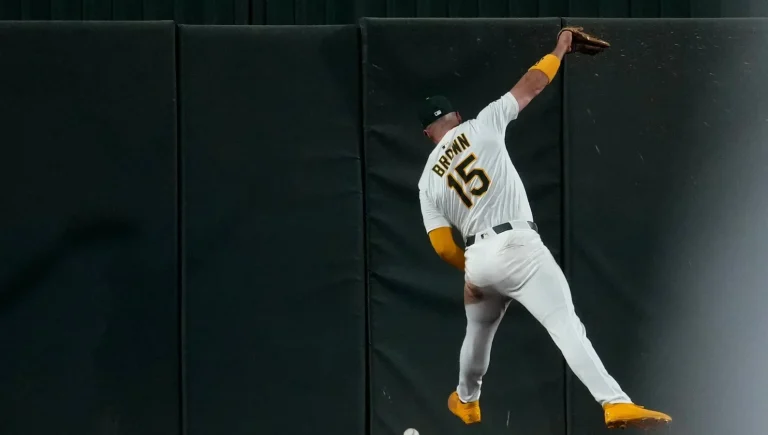 Seth Brown Arizona Diamondbacks signing