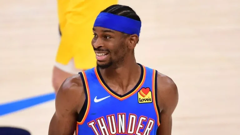 Shai Gilgeous-Alexander Faces Crucial Contract Decision: Lock Long-Term Future or Take Immediate Pay? Shai Gilgeous-Alexander Faces Crucial Contract Decision: Lock Long-Term Future or Take Immediate Pay?