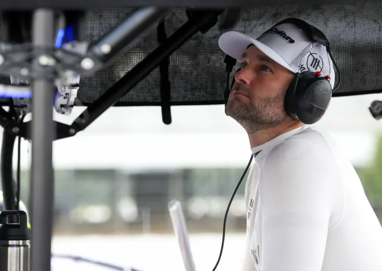 Shane Van Gisbergen injury update