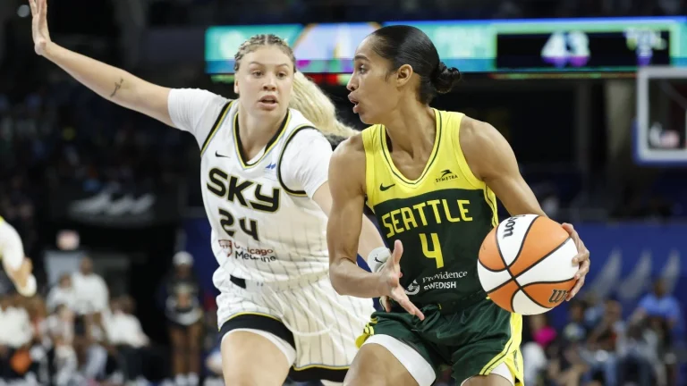 Skylar Diggins Smith dominant performance