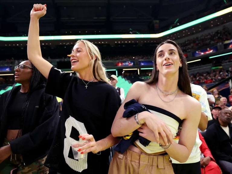 Sophie Cunningham defends Caitlin Clark