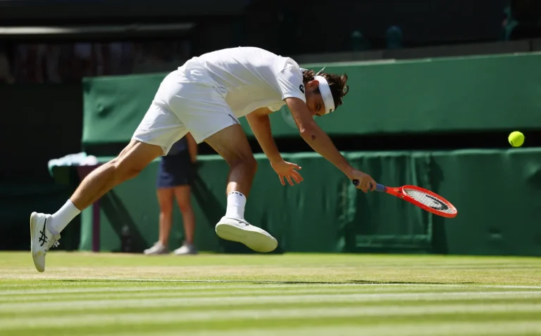 Taylor Fritz’s Wimbledon Battle: Triumph Over Injury Sparks Epic Semifinal Win and Unstoppable Spirit Taylor Fritz’s Wimbledon Battle: Triumph Over Injury Sparks Epic Semifinal Win and Unstoppable Spirit