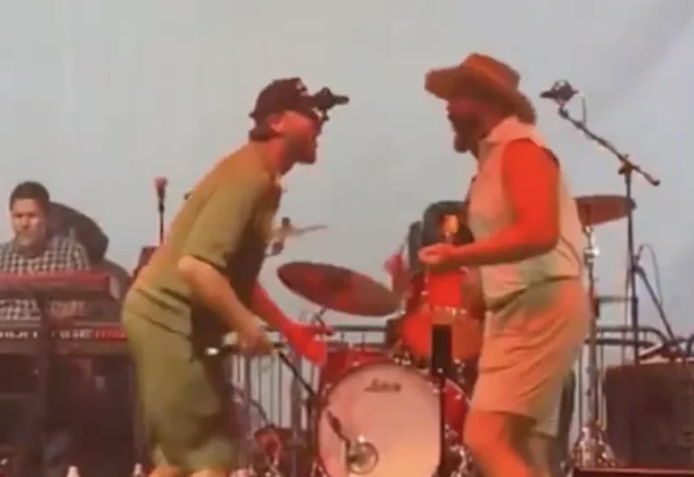 Travis Kelce’s Viral Singing Showdown Sparks Buzz: Does Taylor Swift Have Real Competition? Travis Kelce’s Viral Singing Showdown Sparks Buzz: Does Taylor Swift Have Real Competition?