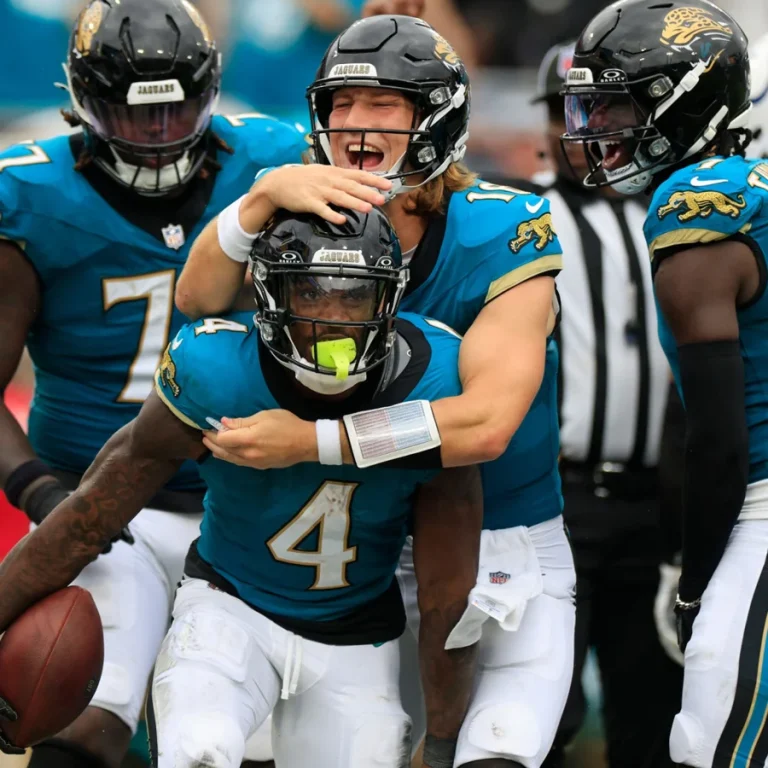 Trevor Lawrence supports Travis Hunter dual-role