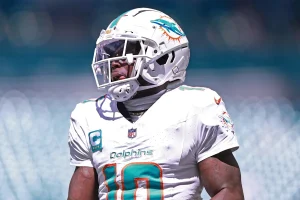Tyreek Hill’s 2026 Cap Hit Threatens Dolphins’ Roster: Can Miami Navigate the Coming Financial Crunch?