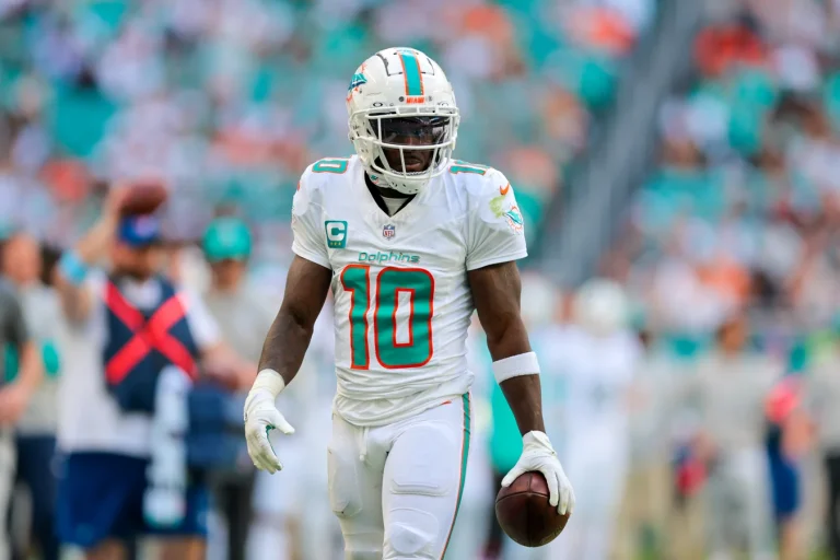 Tyreek Hill Dolphins Chargers trade