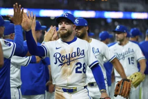 Vinnie Pasquantino Leads Royals’ Offensive Surge, Sending Shockwaves Through MLB Playoff Race