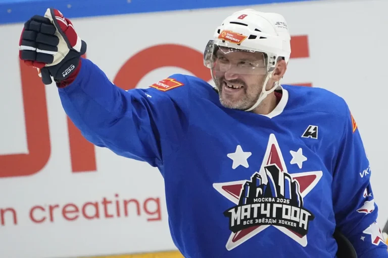 Alex Ovechkin NHL goals record