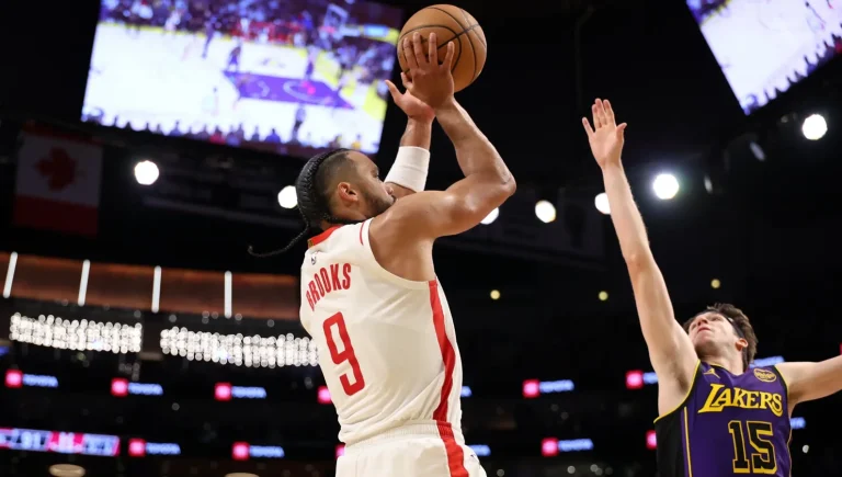 Austin Reaves $30M contract negotiation