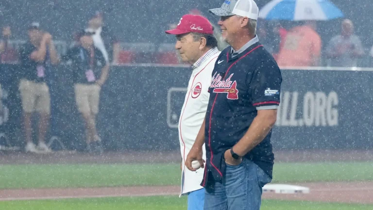 Austin Riley abdomen injury update