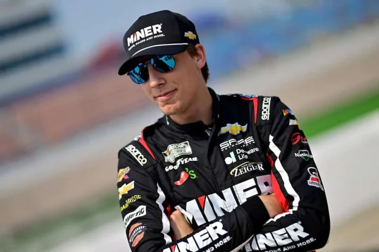 Brad Keselowski chases Carson Hocevar