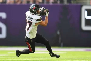 Braxton Berrios’ Girlfriend Alix Earle Shows Support at Texans’ 2025 Season Joint Training Session