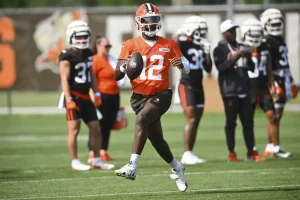 Brian Thomas Jr. suffers brutal preseason hit, NFL analyst warns of looming trouble for Trevor Lawrence and Jaguars