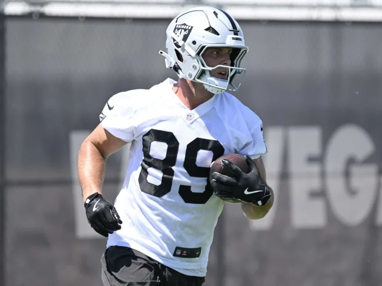 Brock Bowers Raiders tight end