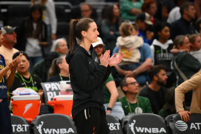 Caitlin Clark Fever bench support