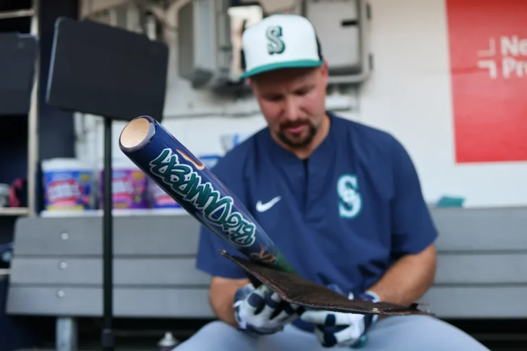 Cal Raleigh MLB home run leader