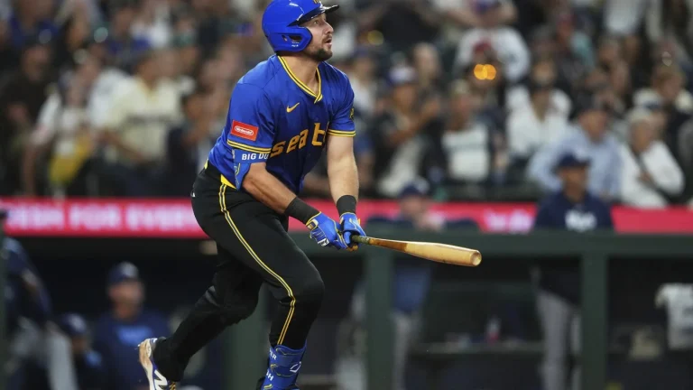 Cal Raleigh go-ahead homer