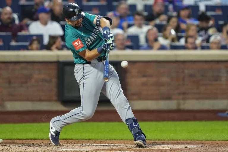 Cal Raleigh home run leader