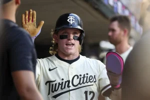 Astros-Twins Trade Talks Included Veteran Christian Walker Before Correa Deal Finalized