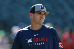 How Ke’Bryan Hayes’ Role with Reds Could Shape Christian Encarnacion-Strand’s Future in 2025