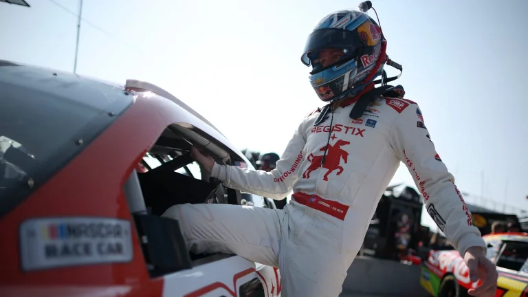 Connor Zilisch’s NASCAR Victory Turns Tragic: Shocking Fall Results in Broken Collarbone Connor Zilisch’s NASCAR Victory Turns Tragic: Shocking Fall Results in Broken Collarbone