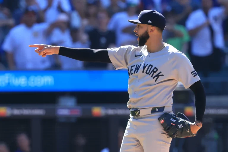 Devin Williams Brewers replacement emerging