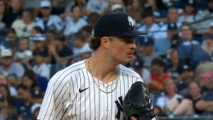 Devin Williams Admits “I Stink” as Yankees Fans Demand DFA Amid Crushing Struggles