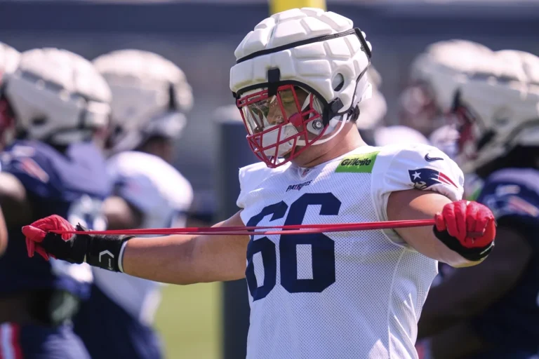 Drake Maye Patriots rookie quarterback