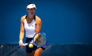 Emma Navarro’s Cincinnati Open hopes end as Coco Gauff cruises into third round