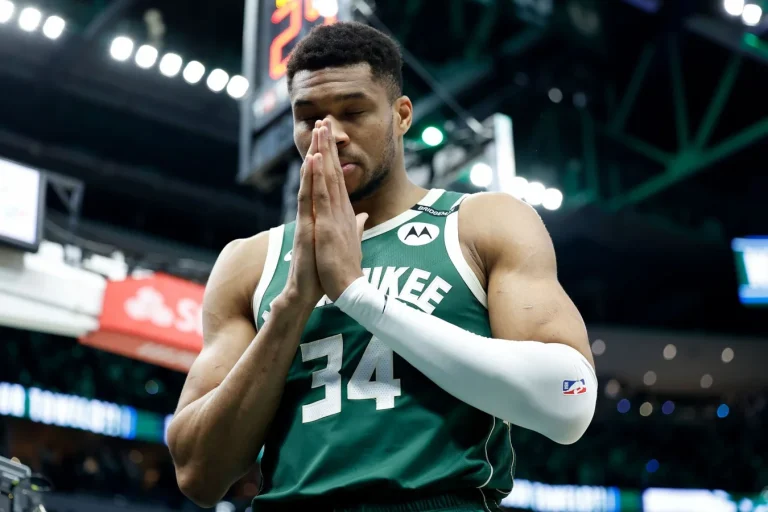 Giannis Antetokounmpo midrange shooting