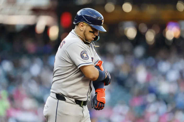 Isaac Paredes Astros injury update