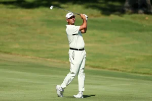 Jason Day Shines in PGA Tour Start but Late Blunders Threaten Aussie Streak at BMW Championship