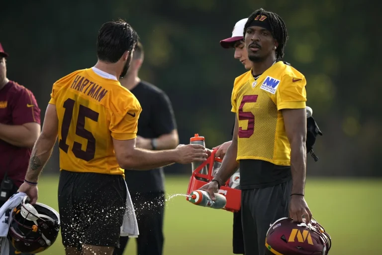 Jayden Daniels broken rib Hail Mary