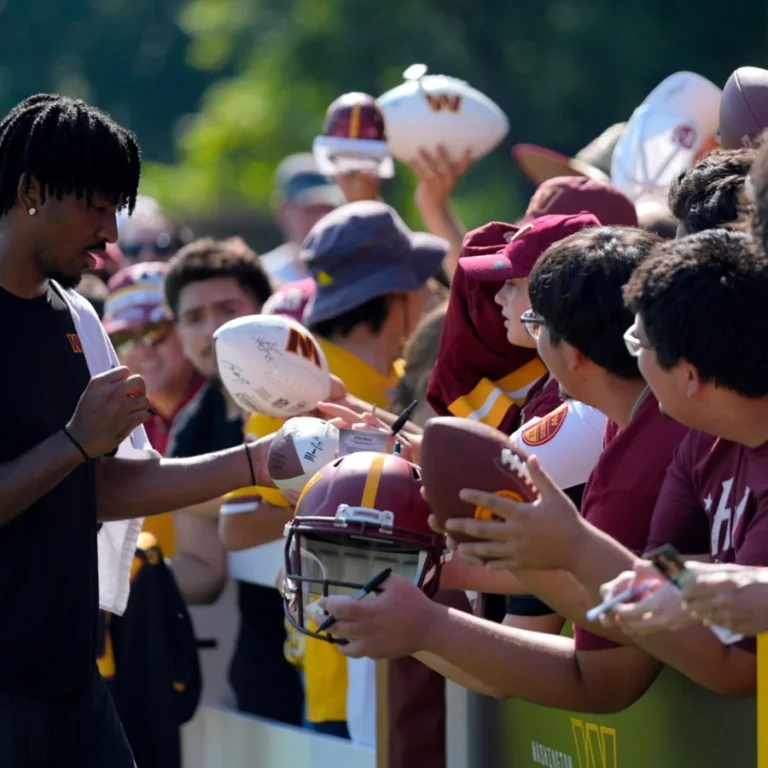 Jayden Daniels mom helicopter