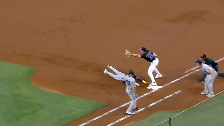 Jazz Chisholm Jr. base running error