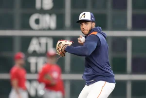 Astros Manager Confirms Jeremy Peña Injury Is a Cramp but Fans Fear Worst Ahead of Key Stretch