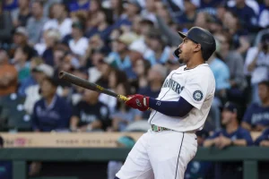 Josh Naylor Out of Mariners Lineup After Exiting Game Early with Shoulder Soreness