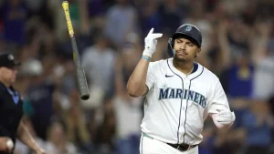 Josh Naylor and Eugenio Suarez Spark Mariners’ Offensive Surge to Stun White Sox