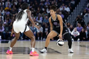 Kayla Thornton’s Season-Ending Injury Shakes WNBA Playoff Race as Teams Battle Through Setbacks