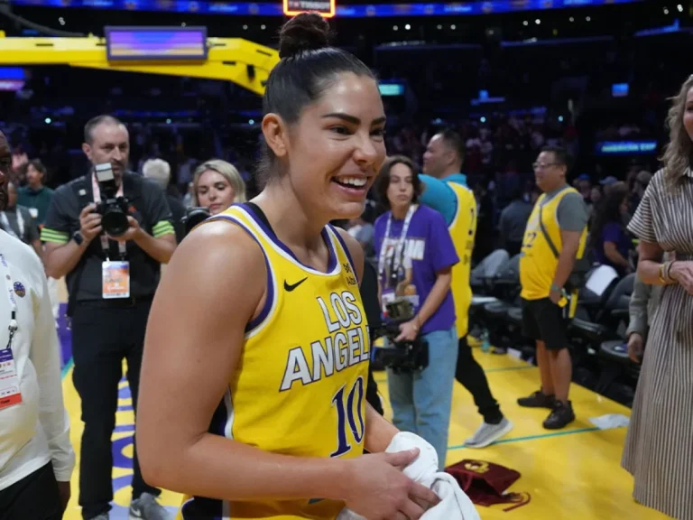 Kelsey Plum Sparks free throw record