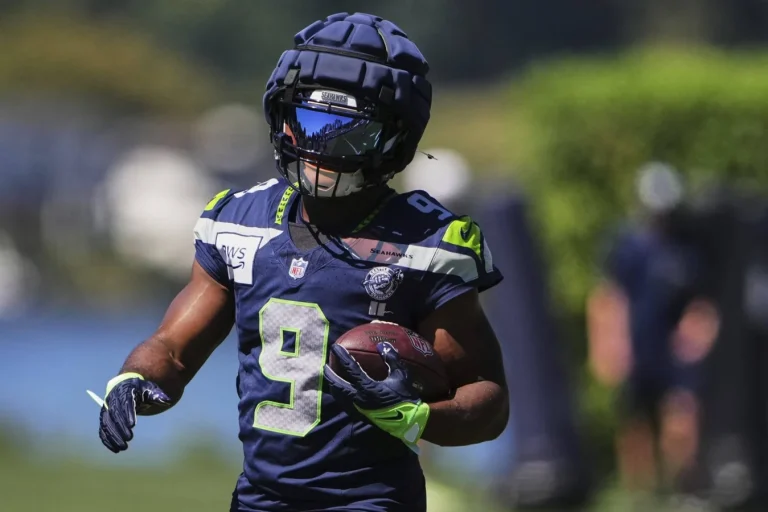Kenneth Walker III Seahawks backfield
