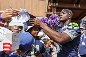 Kenneth Walker III Credits New Offseason Routine and Diet for Boosted Performance in Seahawks Camp