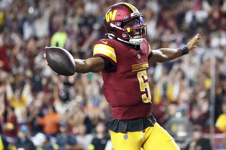 Kevin Durant fitting with Rockets