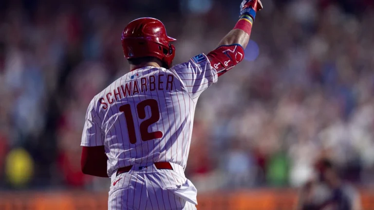Kyle Schwarber grand slam Phillies
