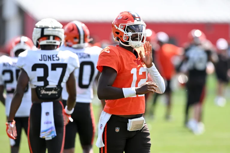 LeBron James supports Shedeur Sanders