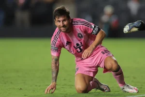 Lionel Messi Leaves Leagues Cup Match Early with Apparent Leg Injury—What This Means for Miami’s Star