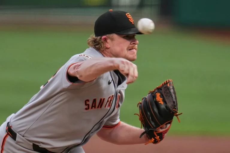 Logan Webb Giants dominate Pirates